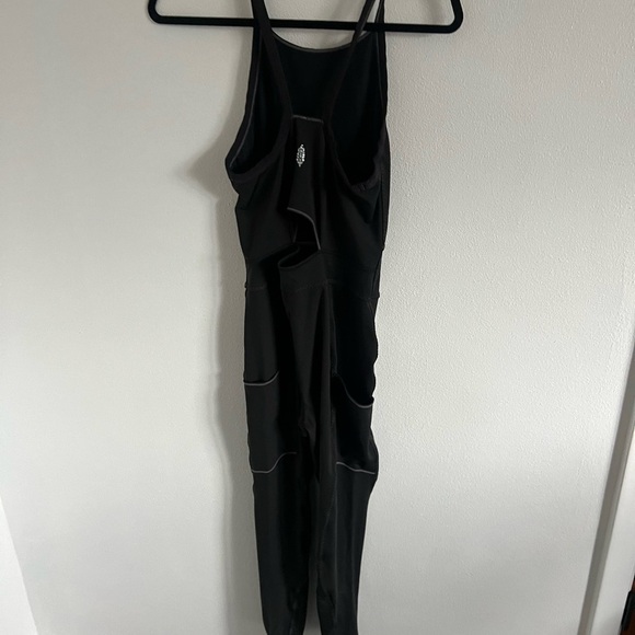 FP MOVEMENT Cross the line sleeveless jumpsuit, size S - Picture 5 of 6